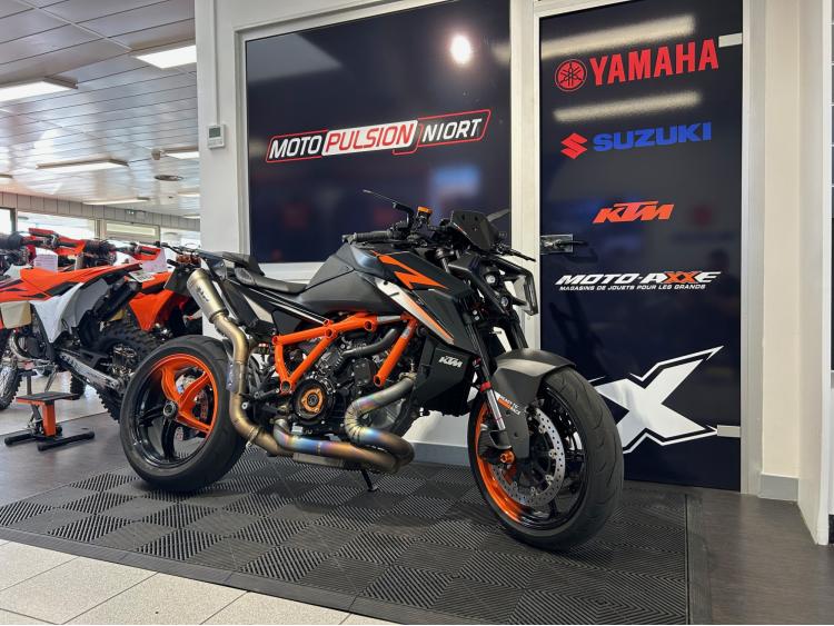KTM 1390 SUPER DUKE R