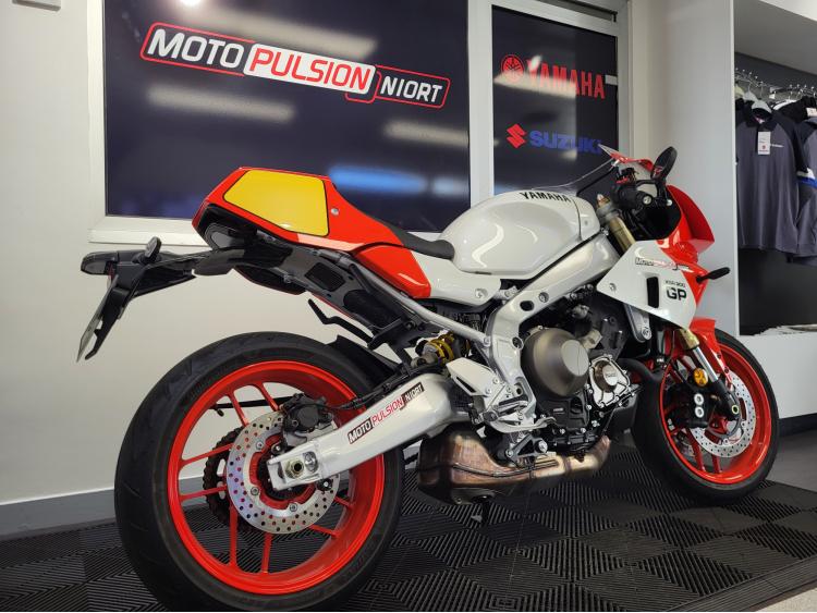 YAMAHA XSR 900 GP 2024