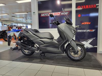 YAMAHA XMAX 300 2025 TECH KAMO | 300KMS | 89€/MOIS