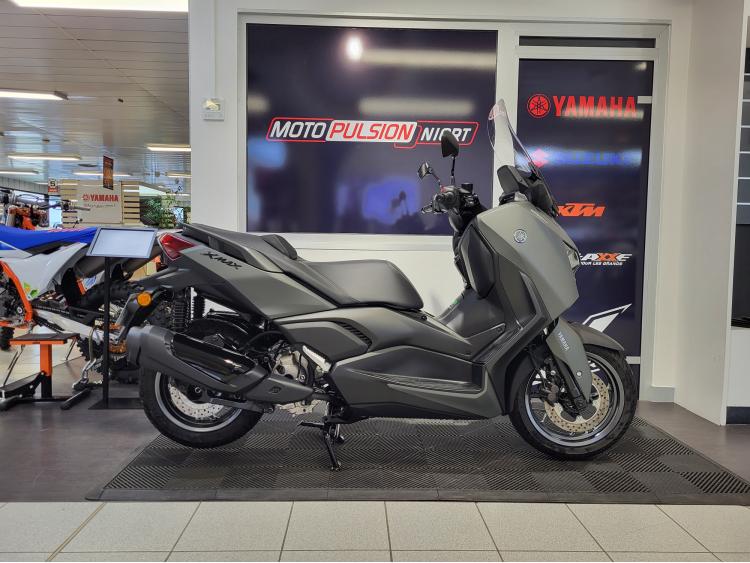 YAMAHA XMAX 300 2025 TECH KAMO | 300KMS | 89€/MOIS