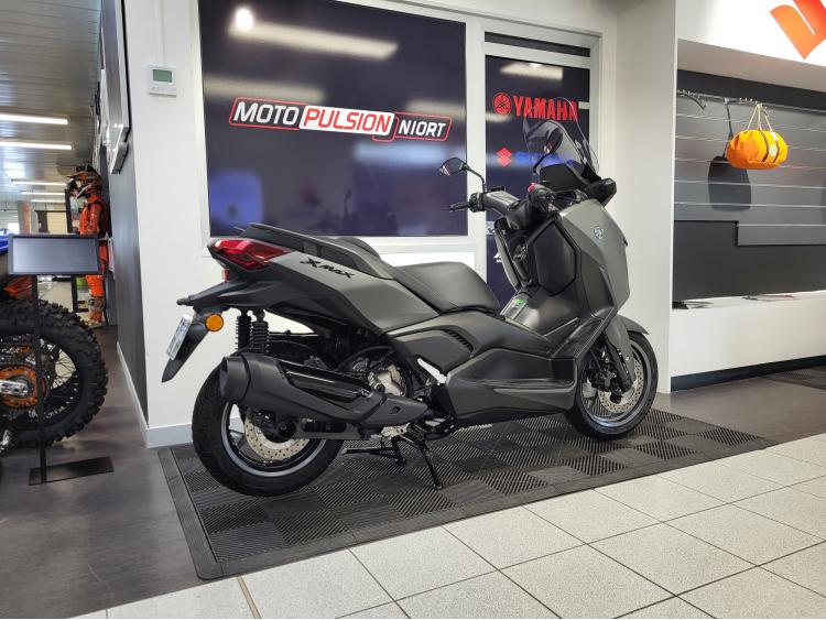YAMAHA XMAX 300 2025 TECH KAMO | 300KMS | 89€/MOIS